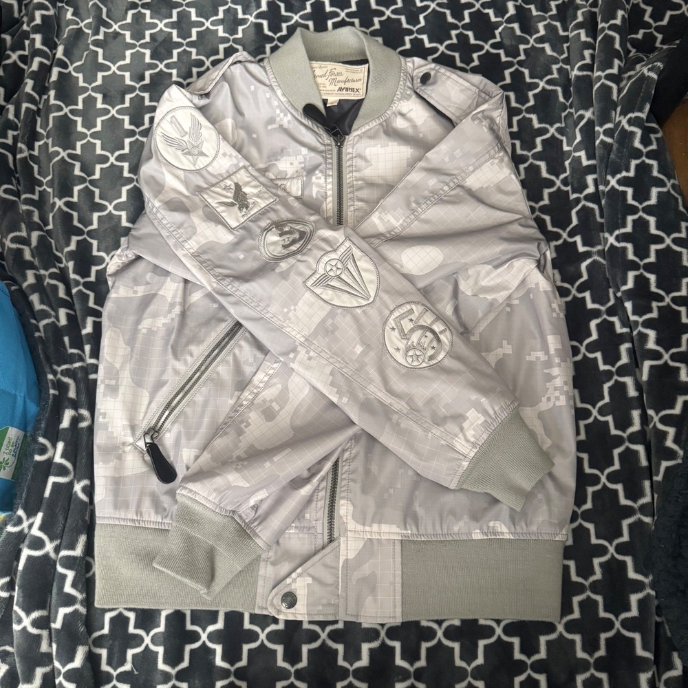 Avirex Mens Grey Digital Camo Bomber Jacket USAF 70th Anniversary Patches Large